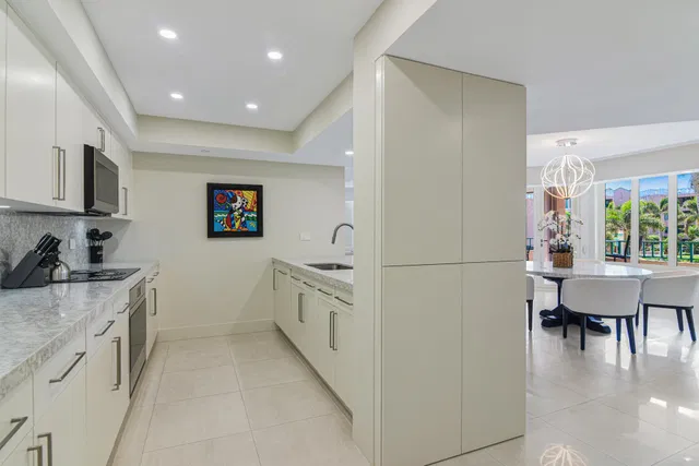 Mizner Court Unit 305 photo 13