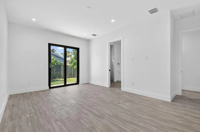 Residence photo 4