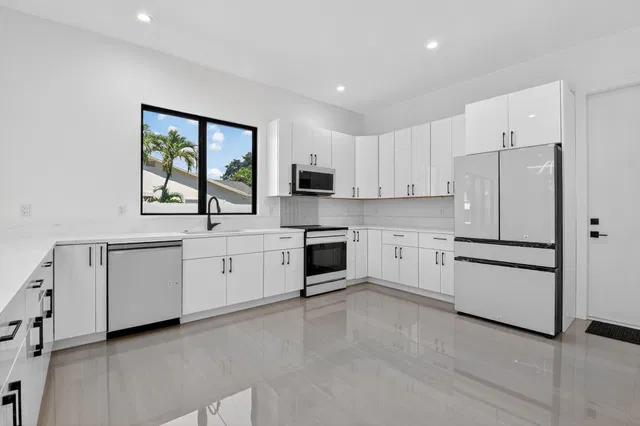 Residence photo 18