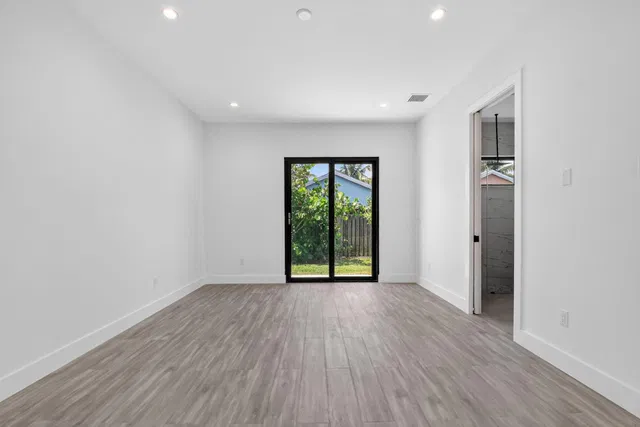 Residence photo 22