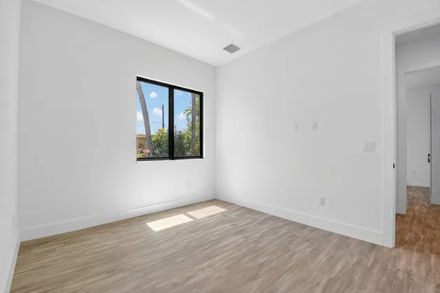 Residence photo 32