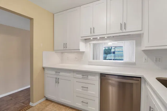Unit 204 photo 4