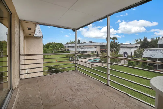 Unit 204 photo 5