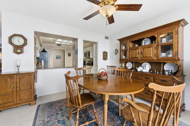 Unit 526 photo 12