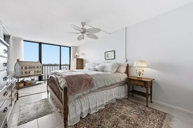 Unit 526 photo 15