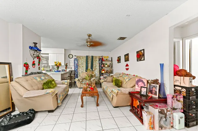 West Palm Beach Residence photo 15