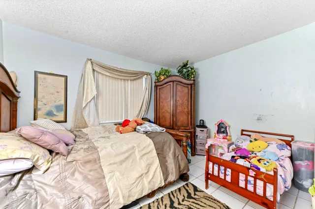 West Palm Beach Residence photo 18