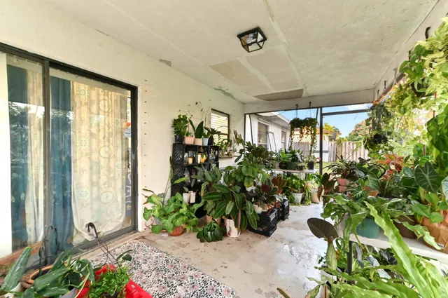 West Palm Beach Residence photo 23