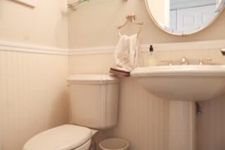 Unit 1011 photo 9