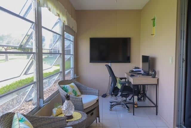 Unit 1011 photo 18