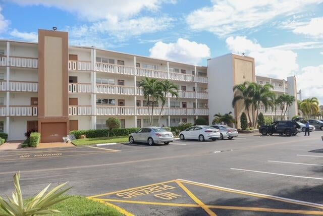 Unit 1011 photo 19