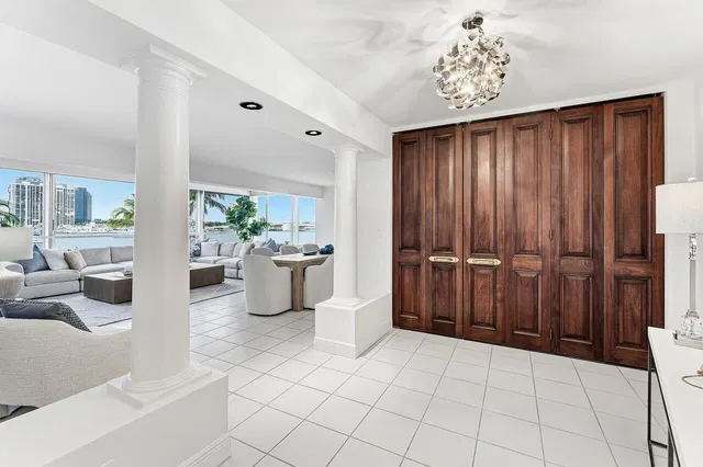 Palm Beach Towers, Palm Beach Unit 120b photo 4
