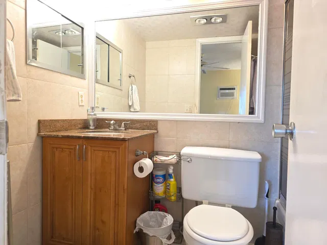  Unit L photo 24