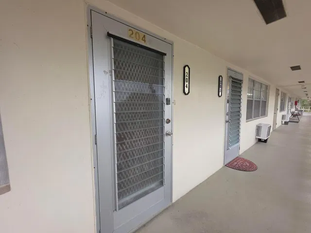  Unit L photo 34