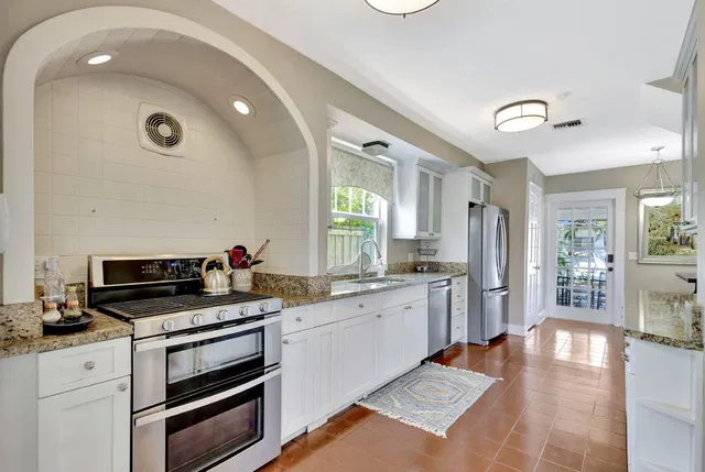 Old Northwood Residence photo 8