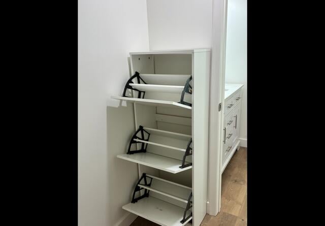Unit B photo 26