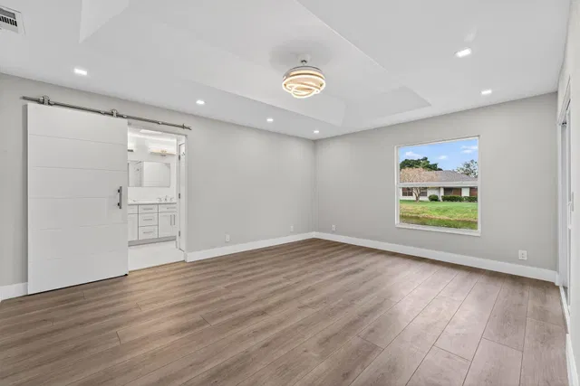 Eastpointe Country Club Residence photo 14