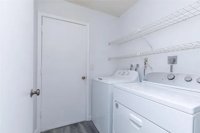  Unit B photo 31
