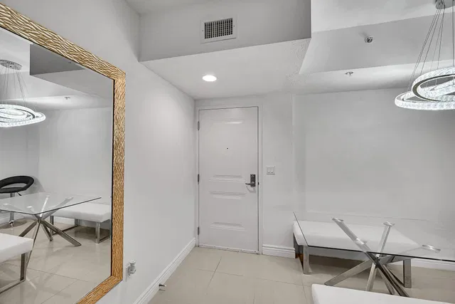 Unit 508 photo 5
