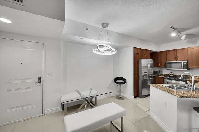 Unit 508 photo 11