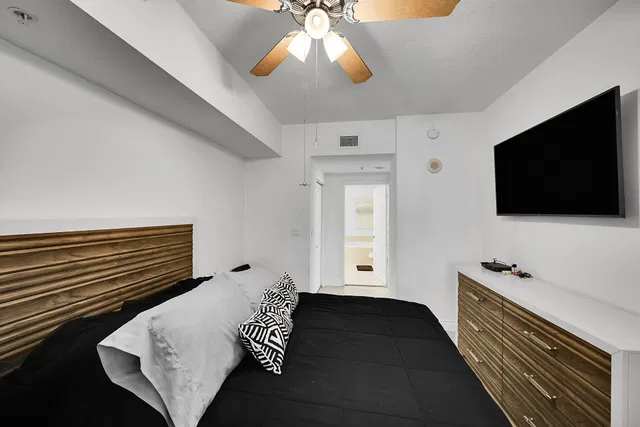 Unit 508 photo 17