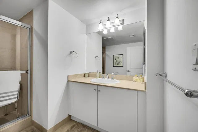 Unit 508 photo 24