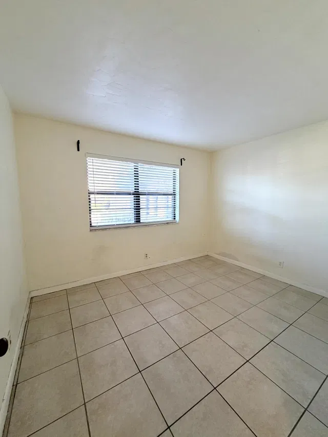 Unit 107 photo 12