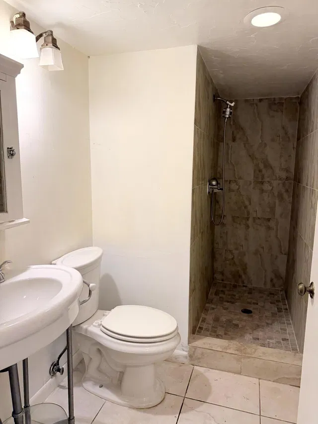 Unit 107 photo 14