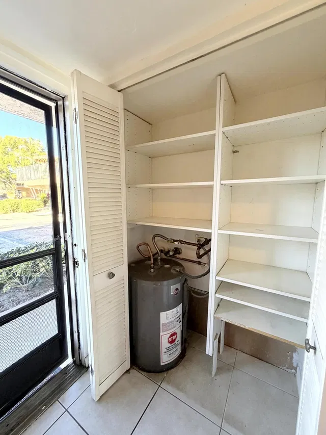 Unit 107 photo 18
