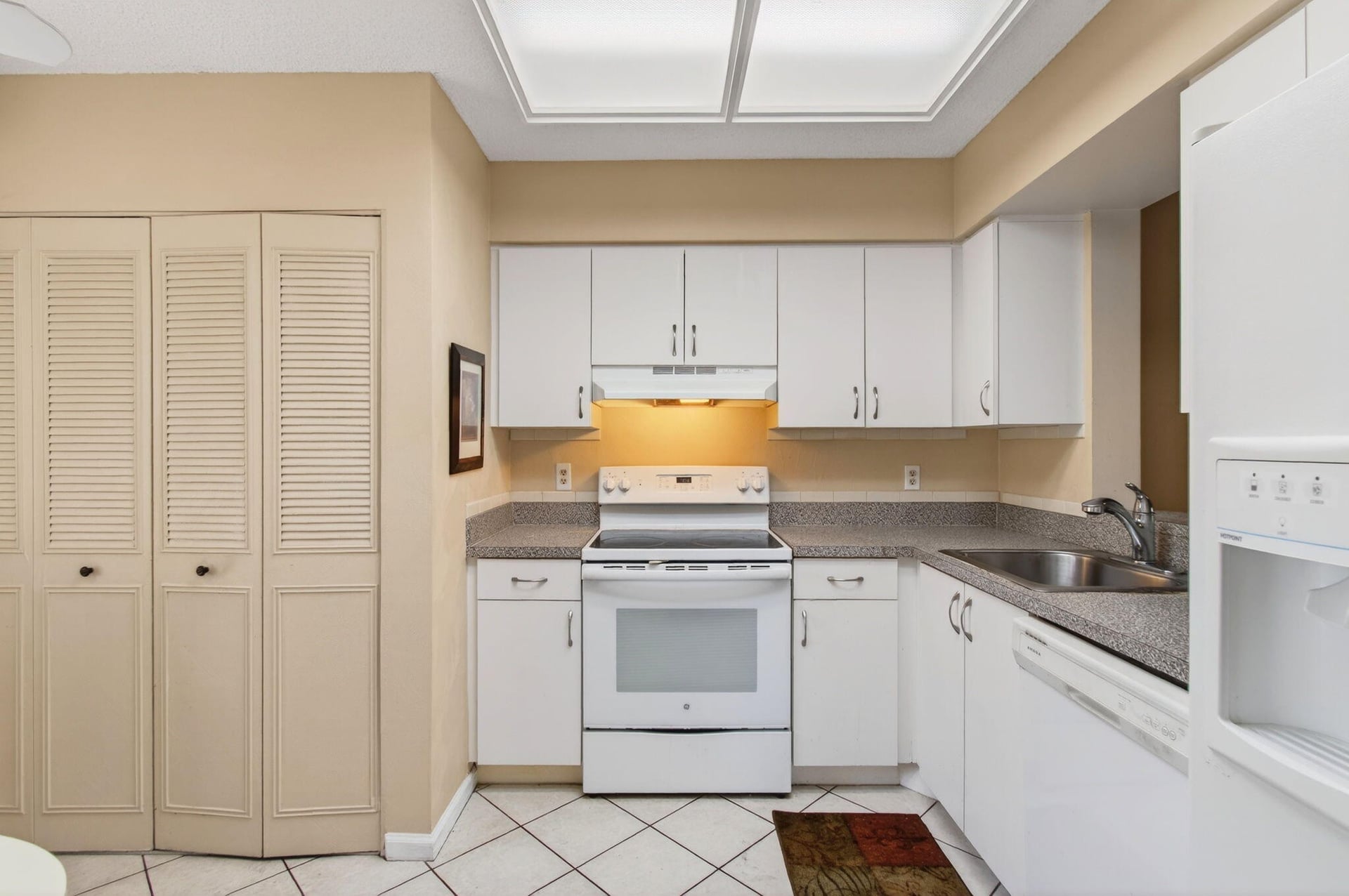 Unit 1080 photo 18