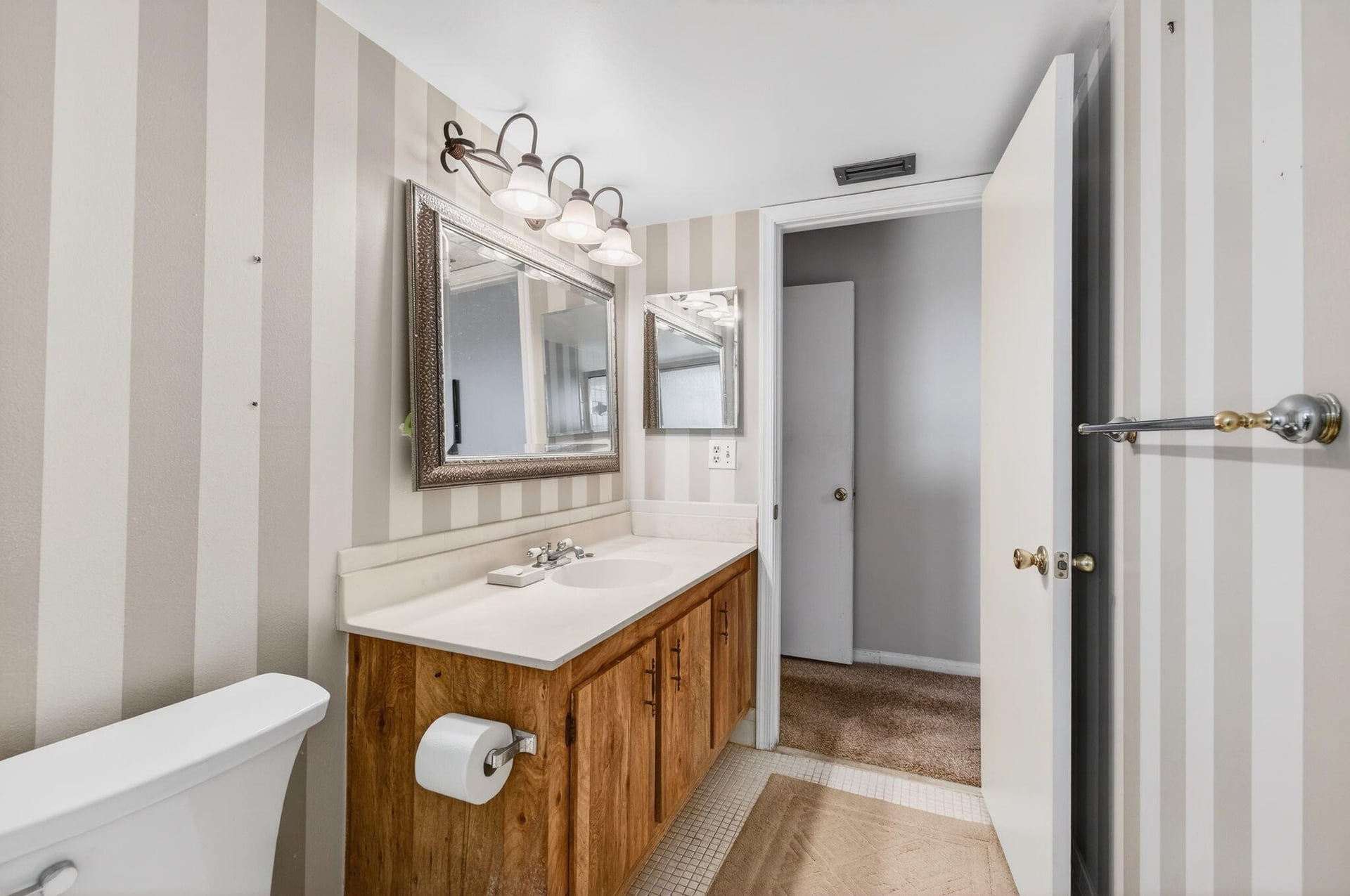 Unit 1080 photo 26