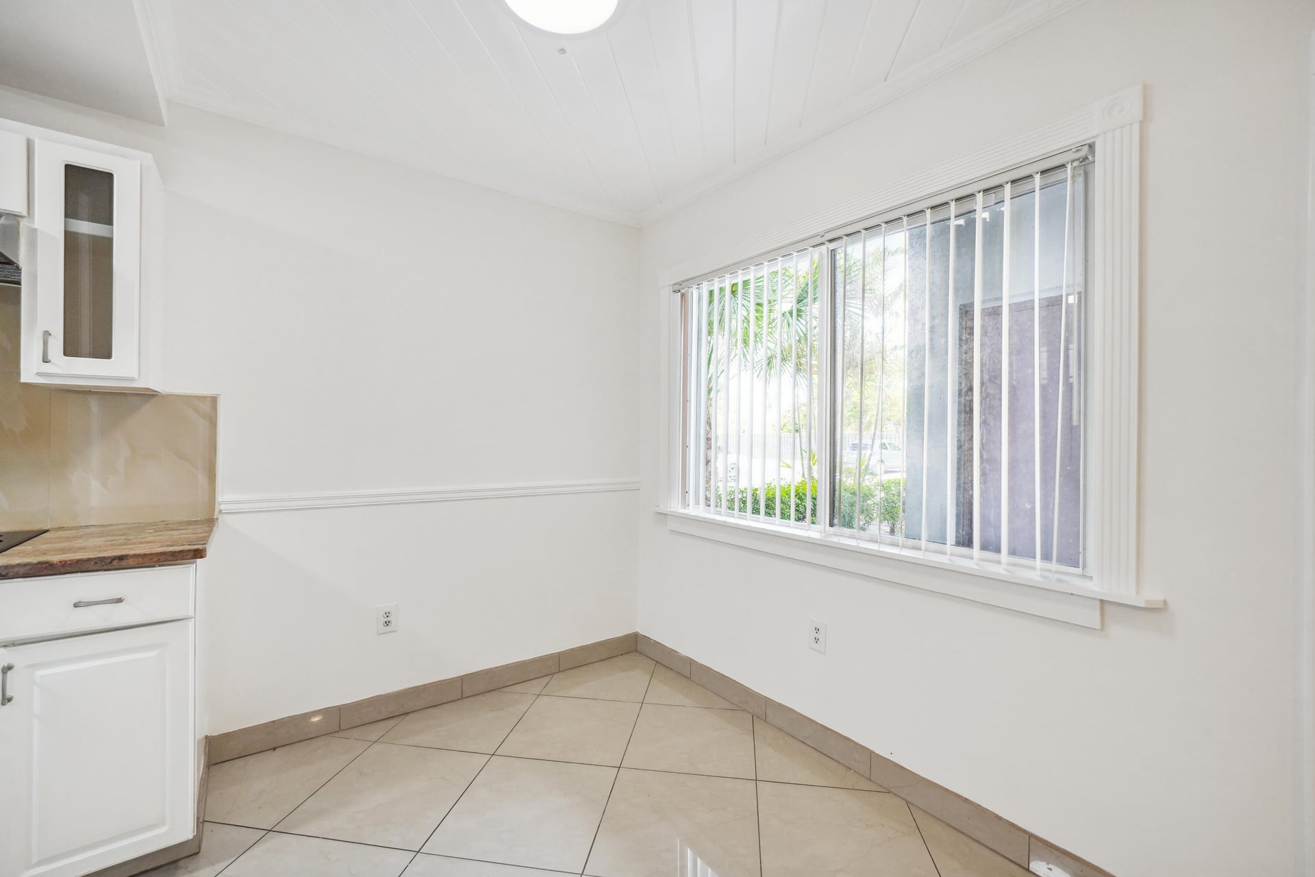 Unit 106 photo 7