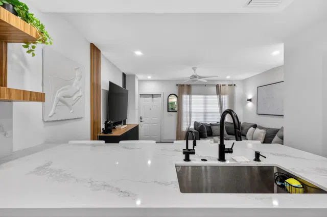 Palm Trail Delray Beach Residence photo 4
