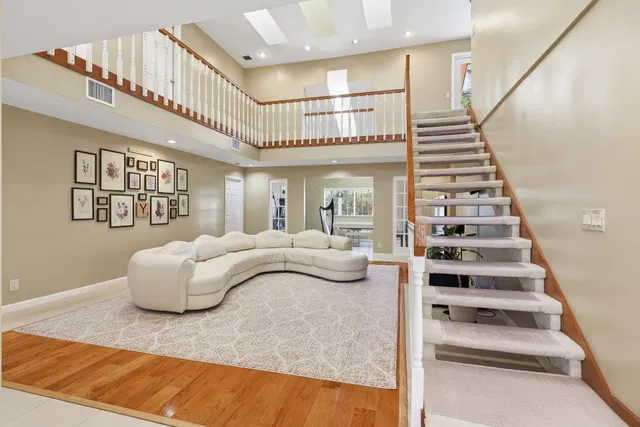  Residence photo 6