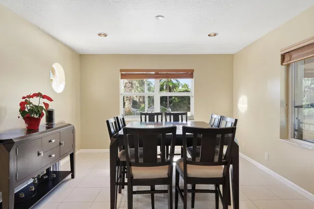  Residence photo 24