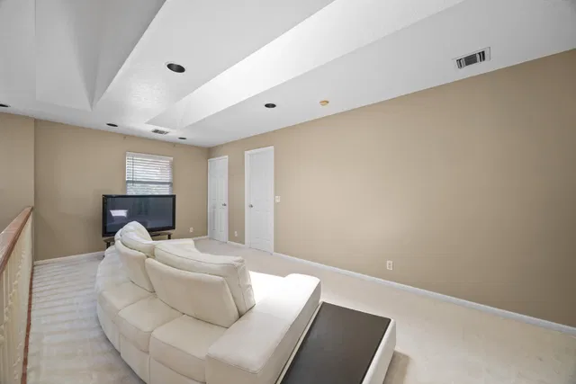  Residence photo 42