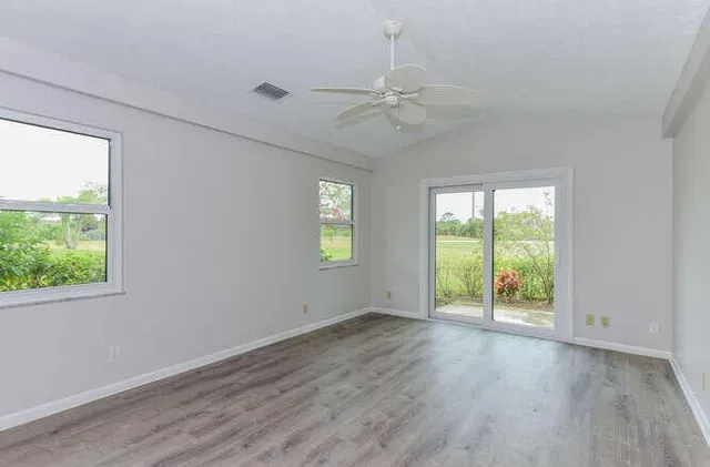 Residence photo 18