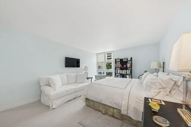 Unit 203 photo 12