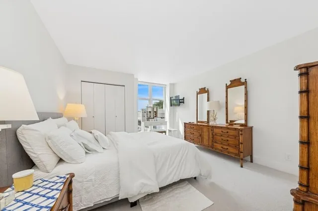 Unit 203 photo 16