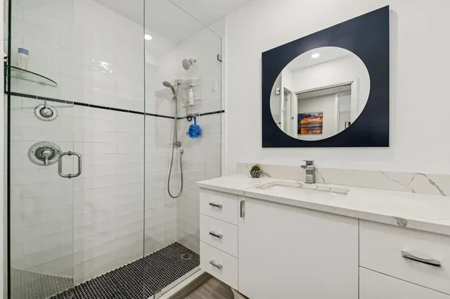Unit 203 photo 18