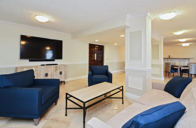 Unit 203 photo 44