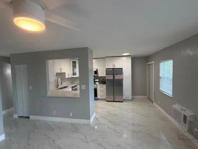 Unit 19 photo 8