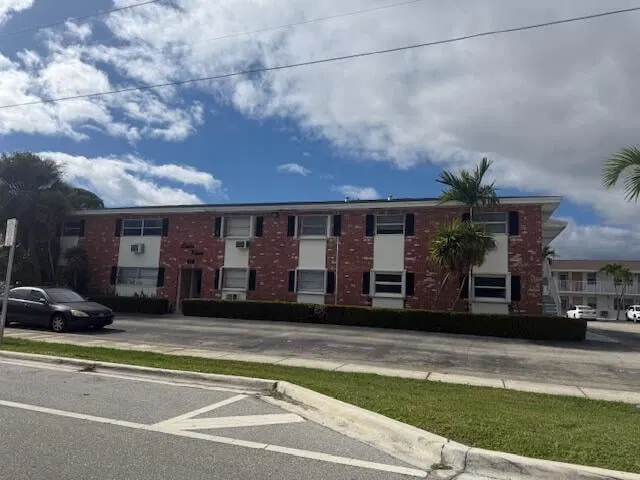 Unit 19 photo 12