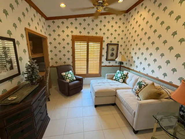 Residence photo 17