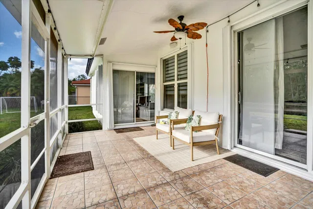 Residence photo 8