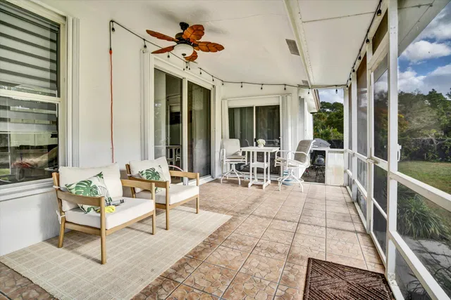  Residence photo 9
