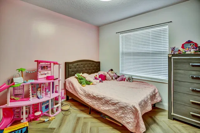 Residence photo 20