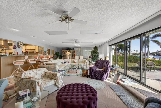 Village of North Palm Beach Residence photo 47