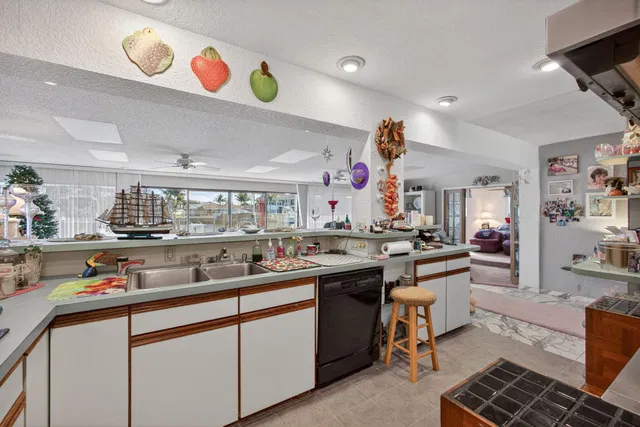 Village of North Palm Beach Residence photo 52