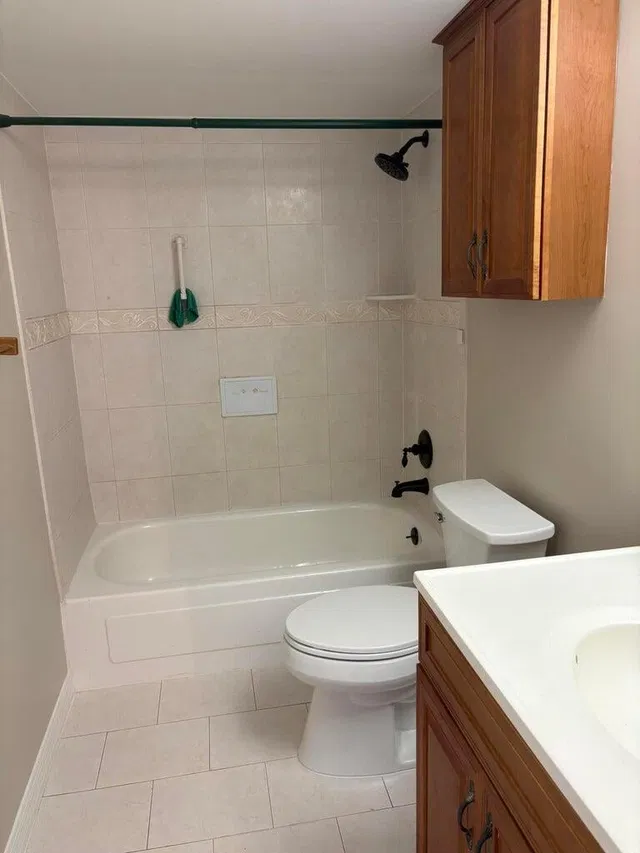 Unit 304 photo 11